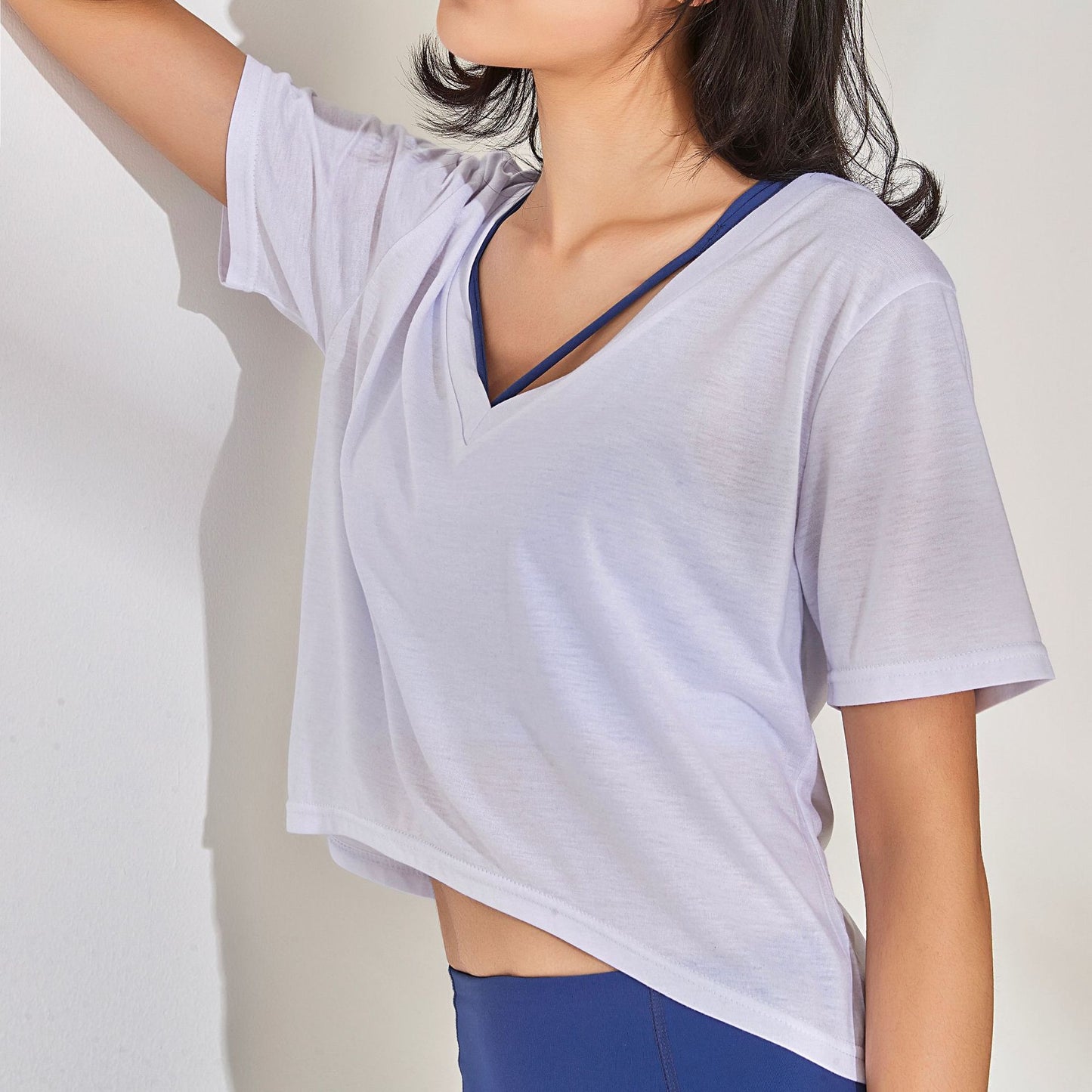 軽量ゆったりVネッククロップド丈スポーツTシャツ 2548
