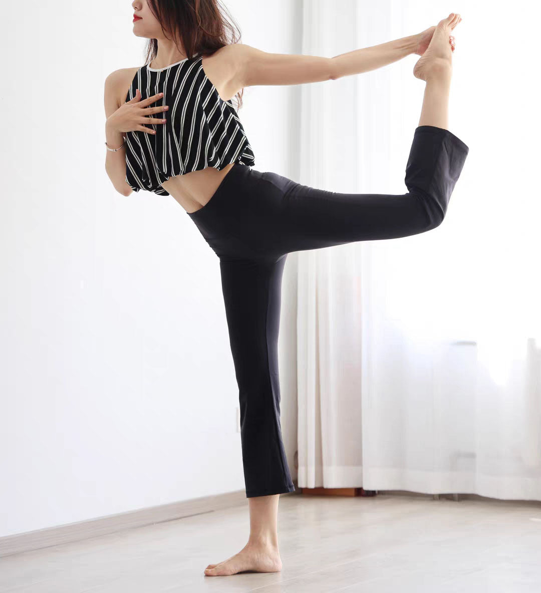 欧美风ノースリーブストライプおしゃれカップ付きヨガウェア 2486