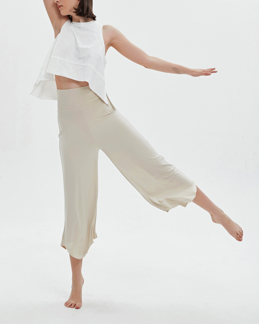 よっちゃん ZTMY SPORTS High Neck Long Tee (Cream) - ZUTOMAYO MART