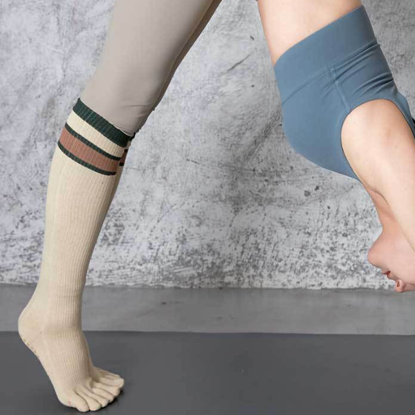 デセールバイカラーロングヨガソックス 5036