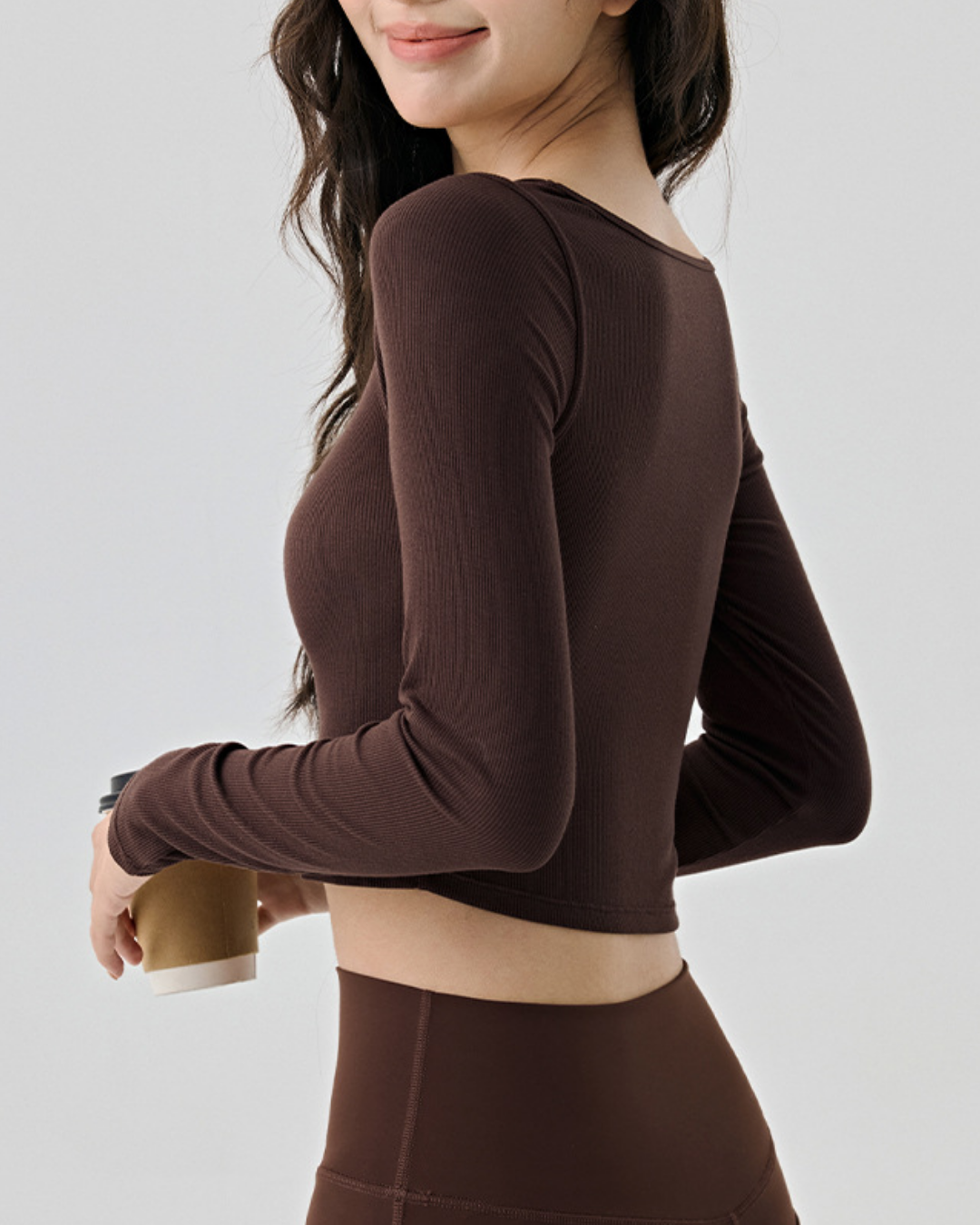 フォレヘンリーネッククロップドヨガトップ 2354