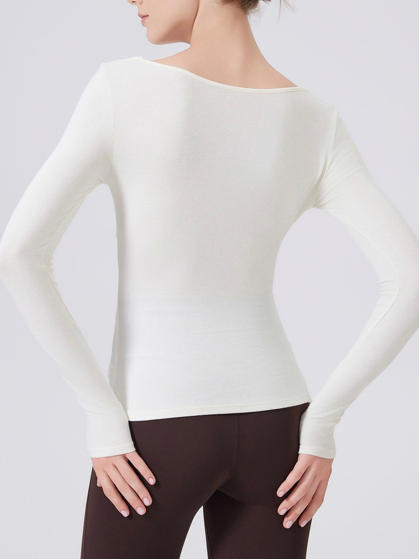 結び目デザインロングスリーブヨガトップス 2402